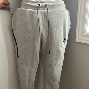 nike tech sweatpants